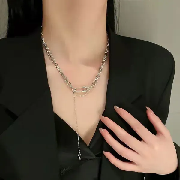 Stylish Rhinestone Pin Pendant Necklace