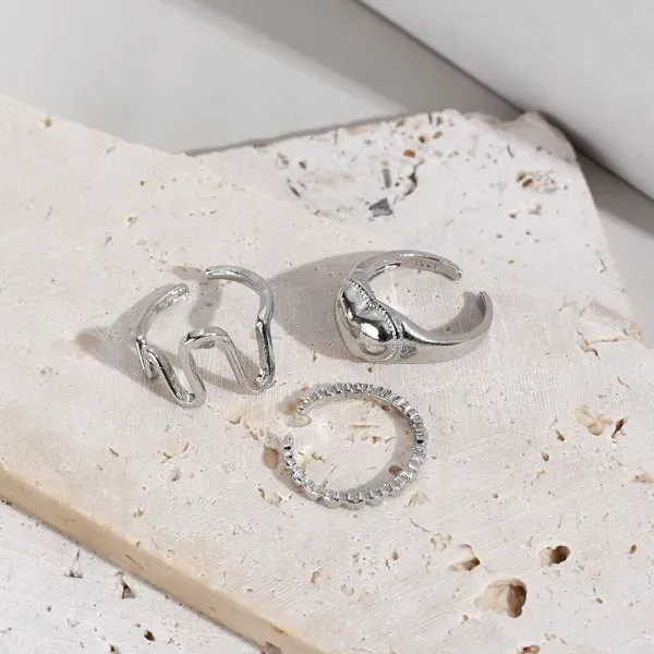 3 Piece Heart Engraved Ring Set