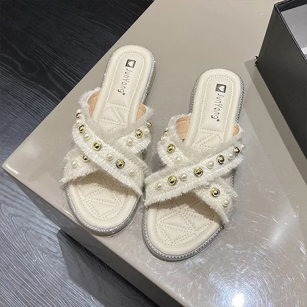 White Pearl Tassel Slip-On Slippers