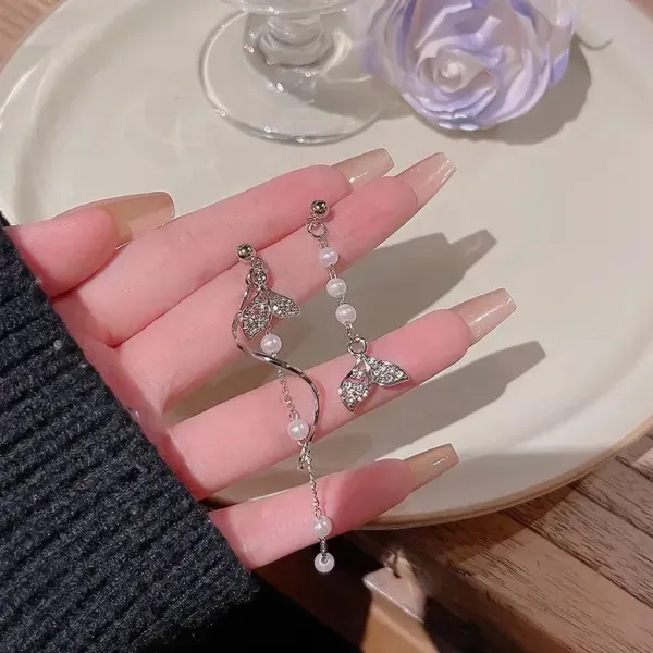 Thumbnail of Elegant Pearl Drop Leaf Earrings