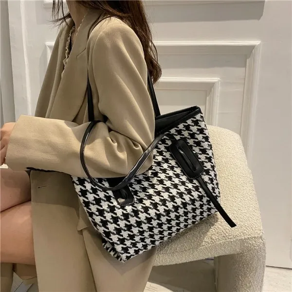 Chic Houndstooth Women's Tote Bag | Dorbe UAE