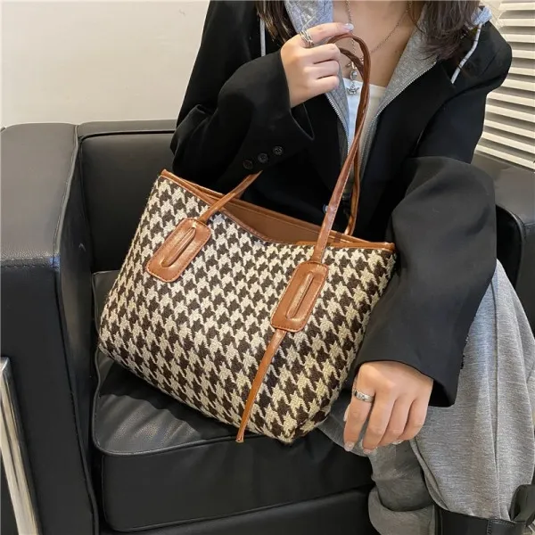 Chic Houndstooth Women's Tote Bag | Dorbe UAE