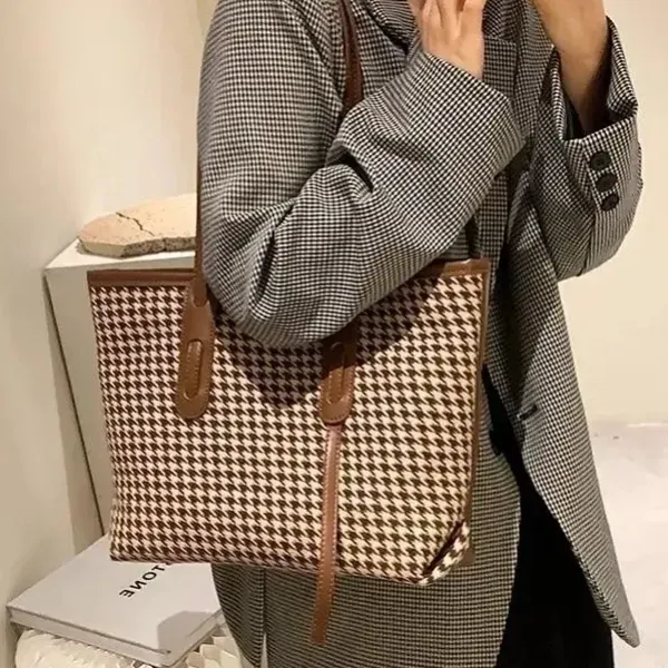 Chic Houndstooth Women's Tote Bag | Dorbe UAE