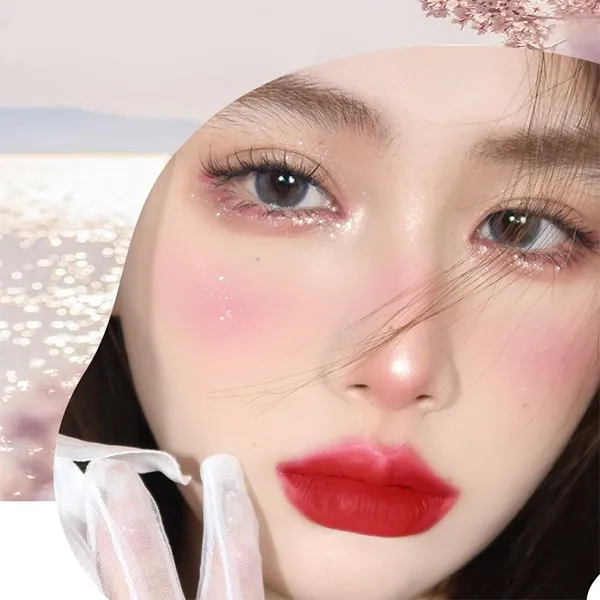 ايلاينر سائل جليتر لامع من اومجا - ظلال عيون