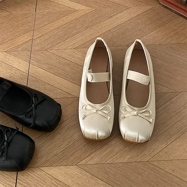 Girls' Bow Design Velcro School Ballerinas