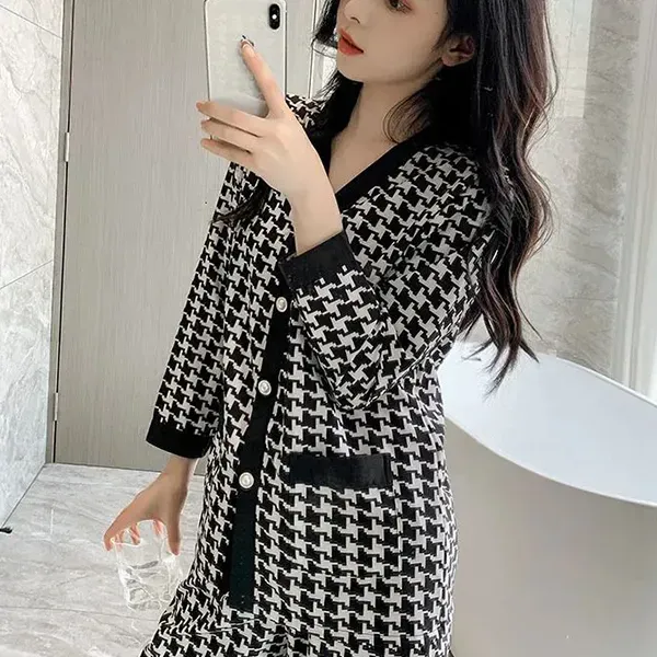Houndstooth Long-Sleeve Pajamas Set