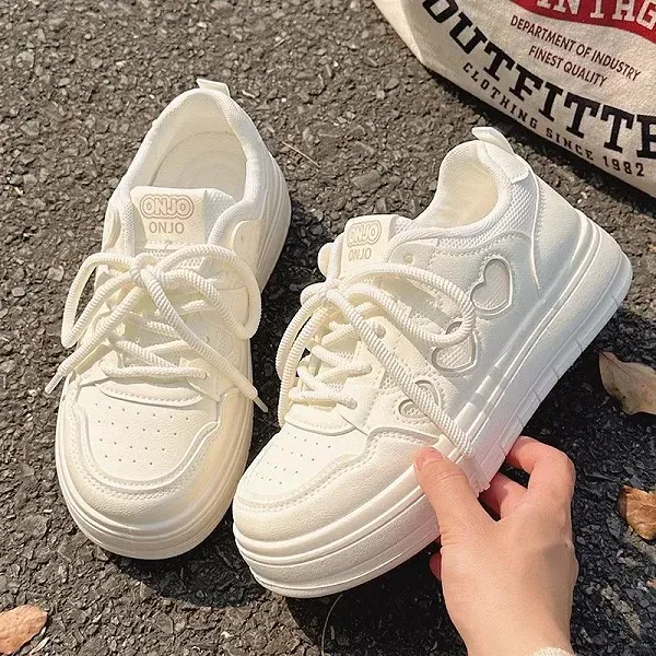 صورة مصغرة لـ Casual Platform Sneakers with Heart Cutouts