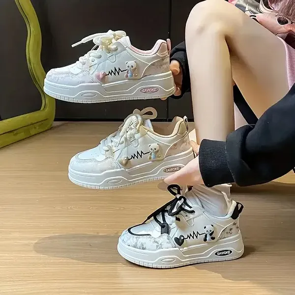 Cute Bear Heartbeat Graphic Platform Women's  Sneakers