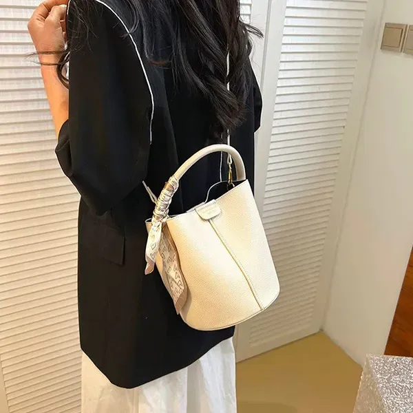Chic Everyday Two-in-One Bucket Bag Set