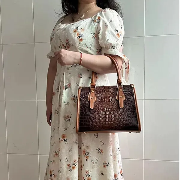 صورة مصغرة لـ طقم شنط نسائية 3 قطع نقشة التمساح