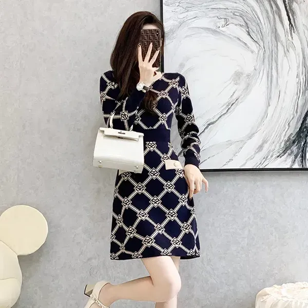 Elegant Geometric Pattern Long Sleeves Knit Dress