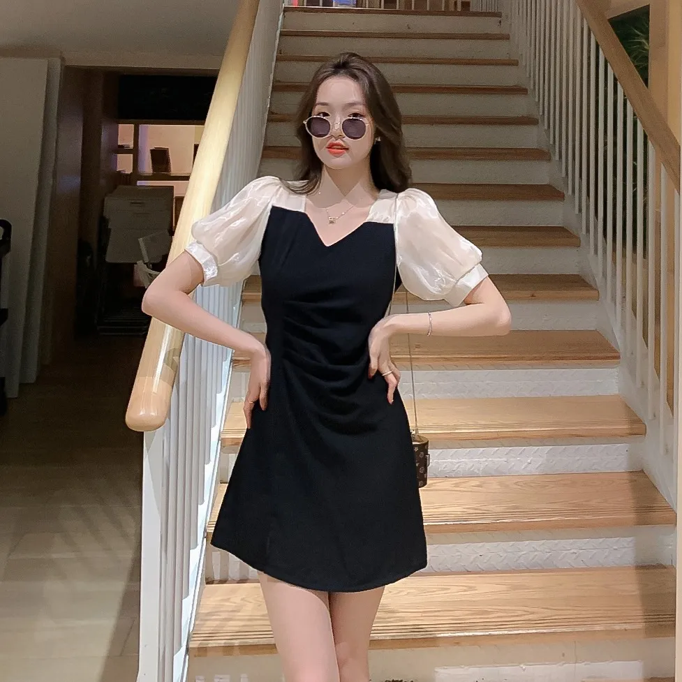 Elegant Black and White Short Sleeve Party Dress