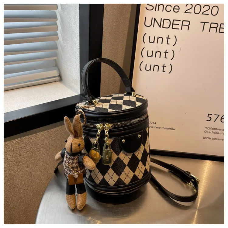 Diamond Pattern Cylinder Bag With Chain Zipper