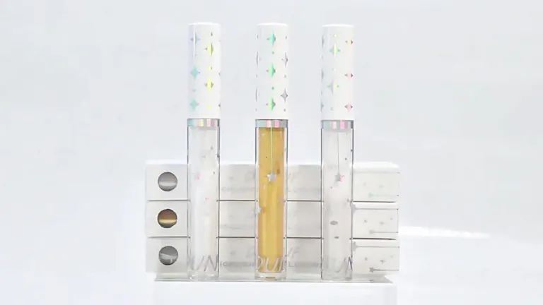 Thumbnail of DUNUF Liquid Highlighter and Luminizer - 3D Face Glow