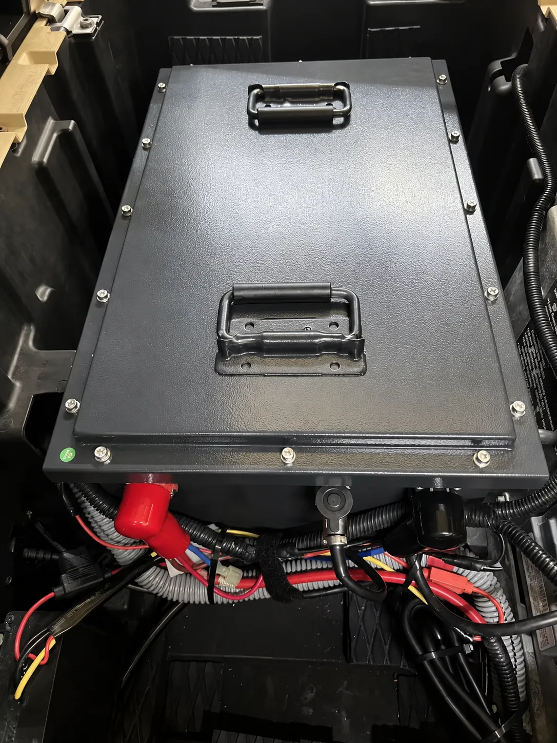 48V golf cart LiFePO4 retrofit installation in a limited battery compartment