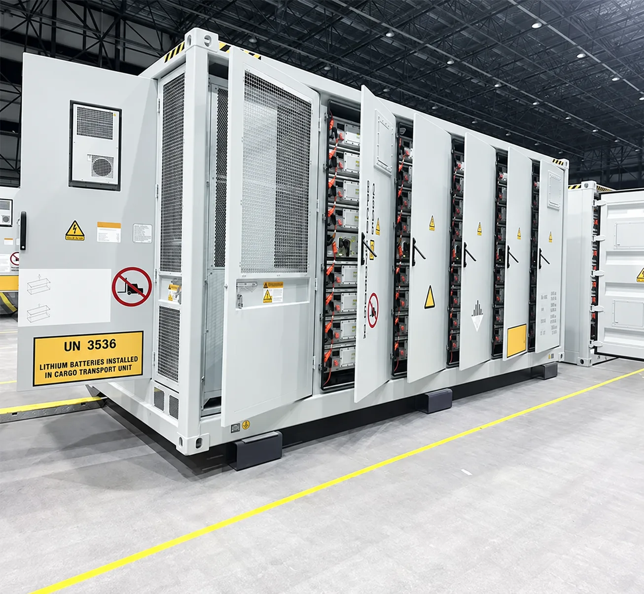 5MWh liquid-cooled BESS container internal LiFePO4 battery modules and thermal management system