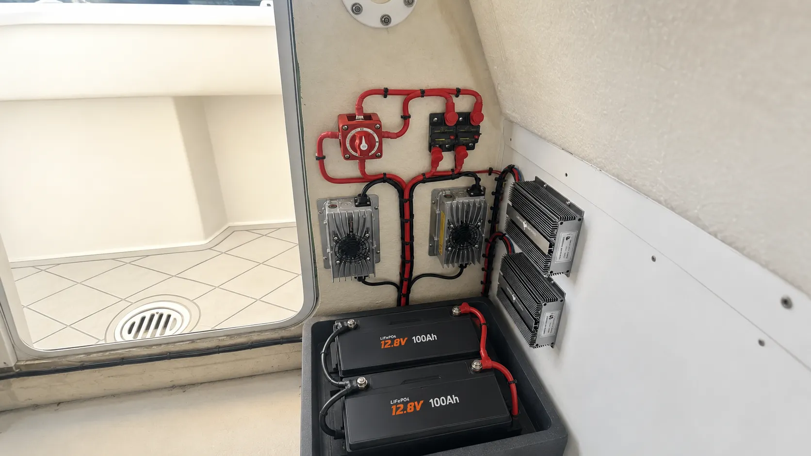 Sailboat lead-acid house battery upgraded to a marine LiFePO4 battery system