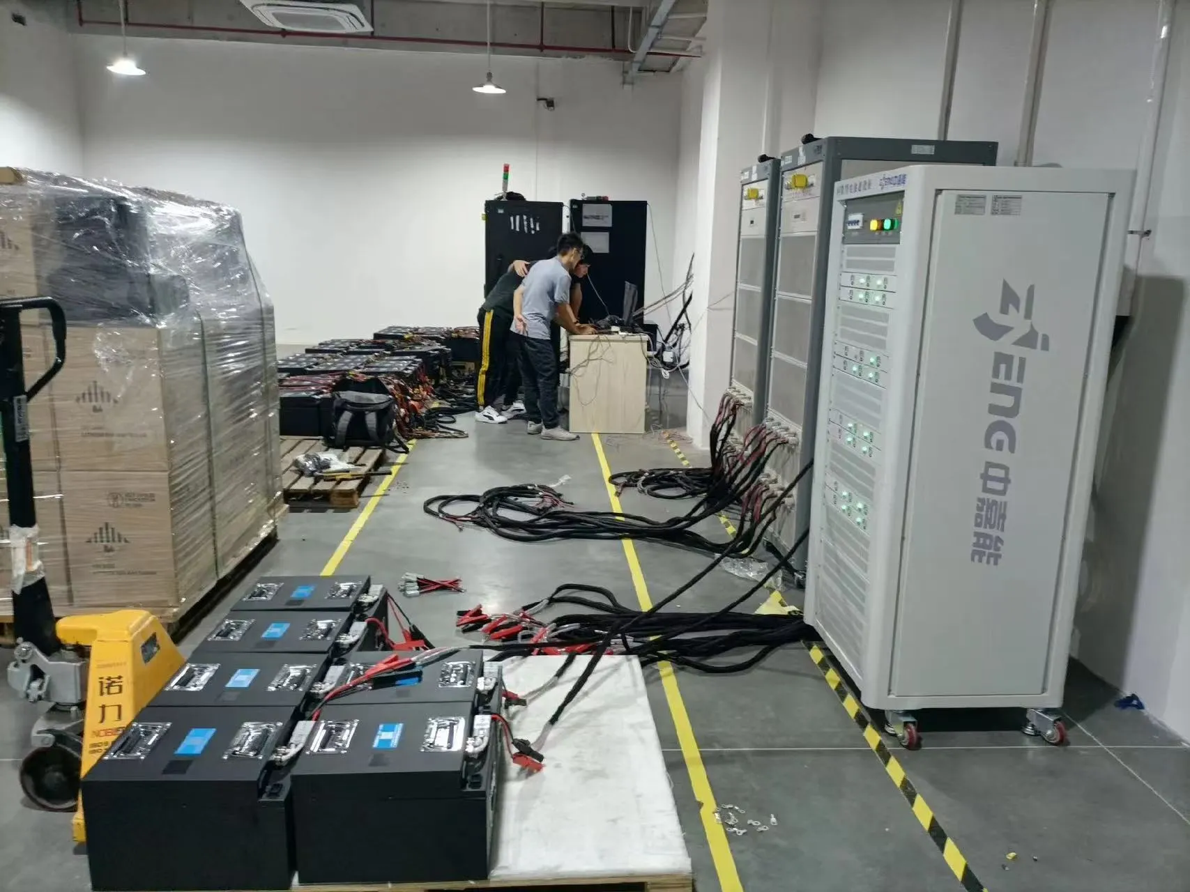 RV LiFePO4 battery charging and discharge testing after installation