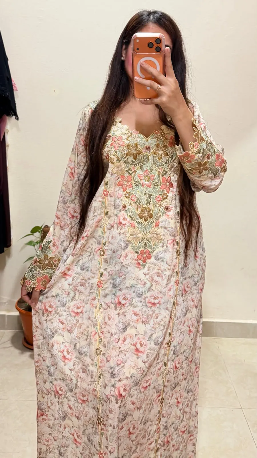 Custom-Made Luxury Mukhawar Dress, Italian Hareer Fabric with Elegant Floral Detailing