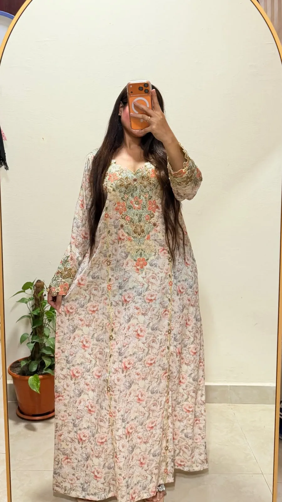 Custom-Made Luxury Mukhawar Dress, Italian Hareer Fabric with Elegant Floral Detailing
