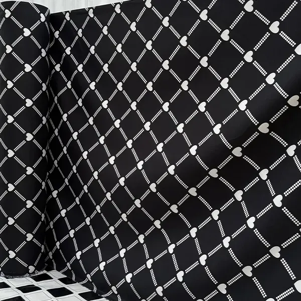 Elegant Geometric Heart Print Double Bedsheet Set with Pillow Covers