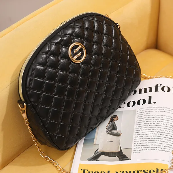Trendy Black Quilted Design Chain Decor Shoulder Bag Mini Size Zip Closure Shoulder Bag