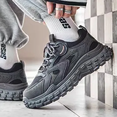Attractive Stylish Design Winter Casual Wear Soft Sole Walking Lace-Up Front Men Sneakers