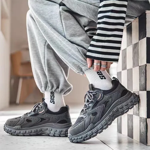 Attractive Stylish Design Winter Casual Wear Soft Sole Walking Lace-Up Front Men Sneakers