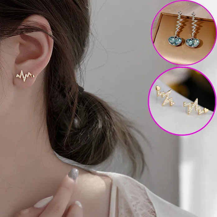 Heart-Shaped Blue Crystal Earrings With Zigzag Design