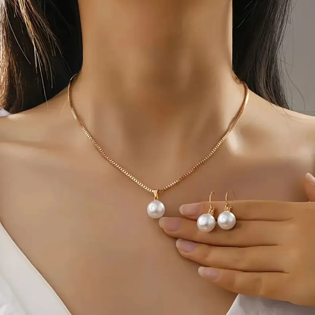 Stylish Faux Jewelry Set Of Earrings And Necklace For Women