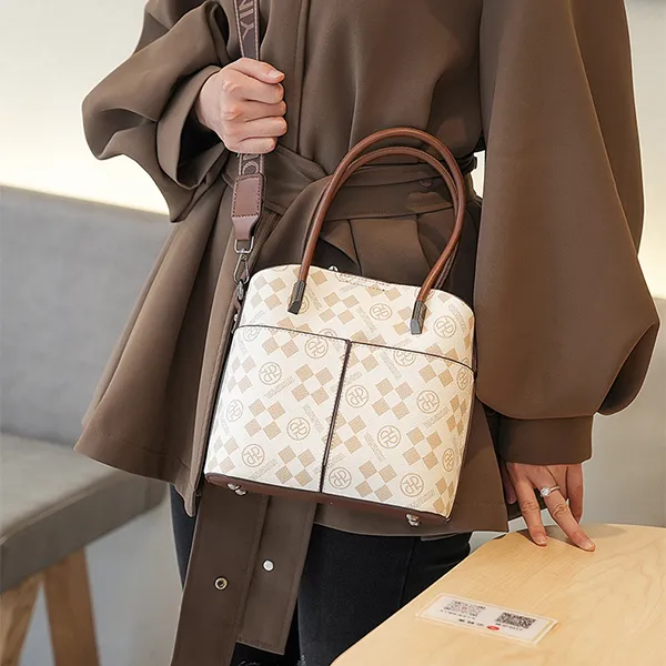 Women's Vintage Geo Pattern Large Capacity Adjustable Shoulder Strap Women Handbag