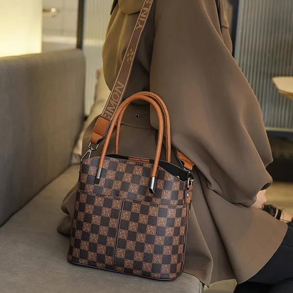Women's Vintage Geo Pattern Large Capacity Adjustable Shoulder Strap Women Handbag