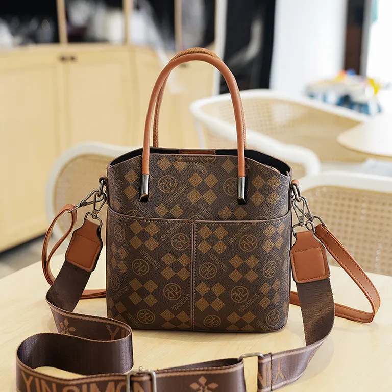 Women's Vintage Geo Pattern Large Capacity Adjustable Shoulder Strap Women Handbag