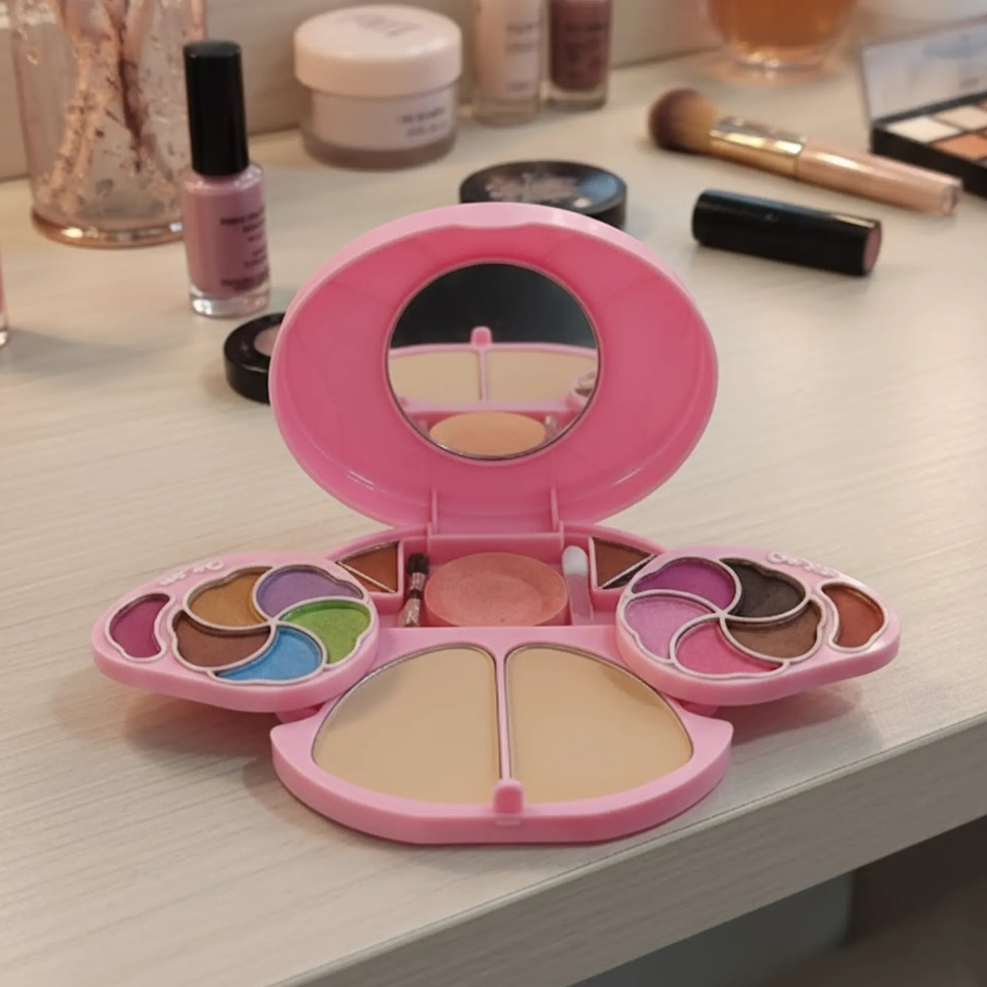 Women's Face Makeup Eyeshadow Blush Traveling Multicolor Beauty Palette Kit