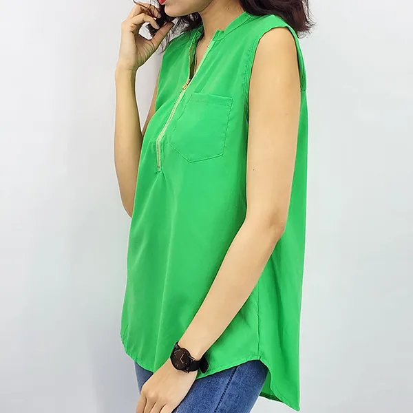 Elegant Green Sleeveless Blouse with Notched Neck & Flare Sleeves