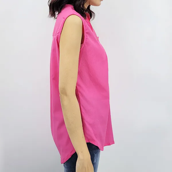 Elegant Green Sleeveless Blouse with Notched Neck & Flare Sleeves