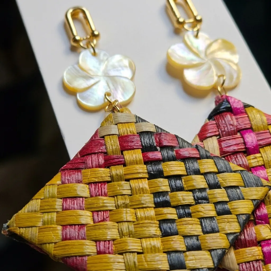 Artisanal Woven Flora Shell (014)