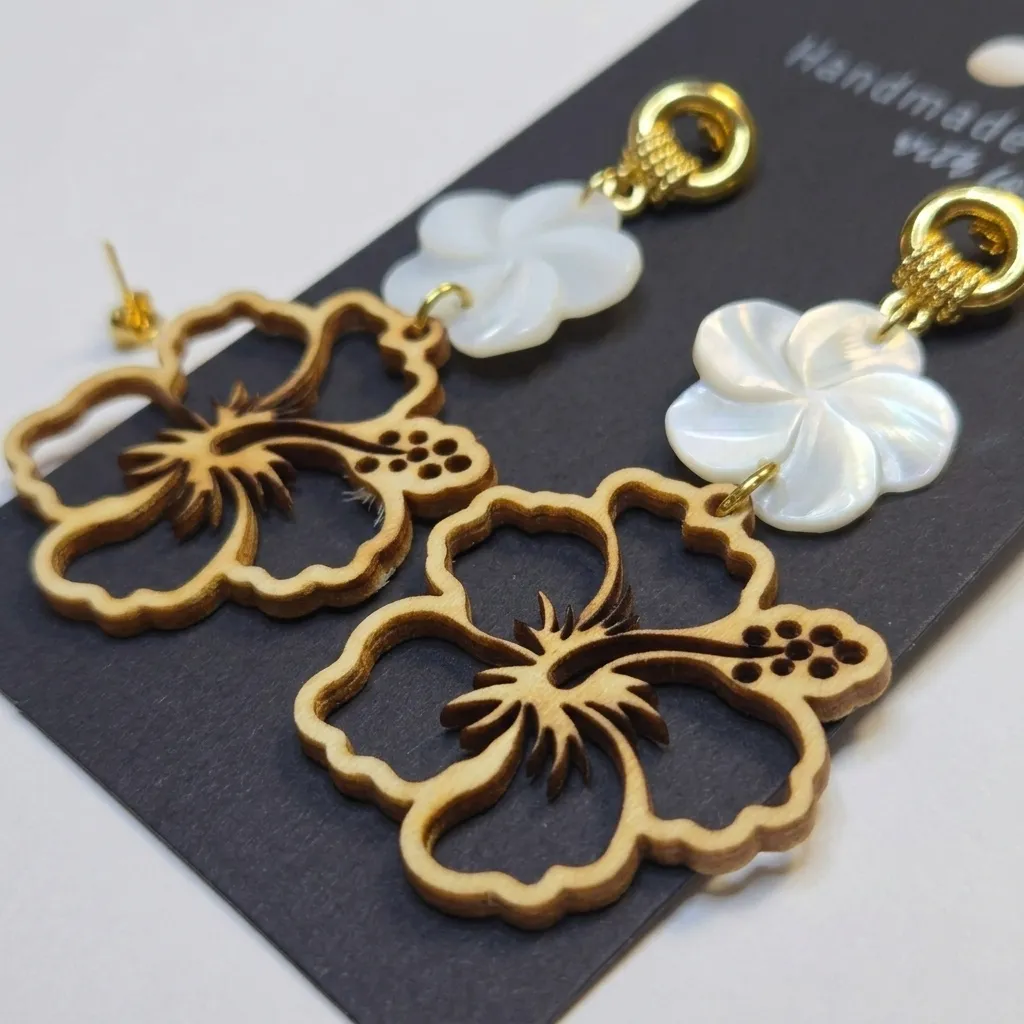 Handmade Hibiscus Bloom Earrings (Eng4)