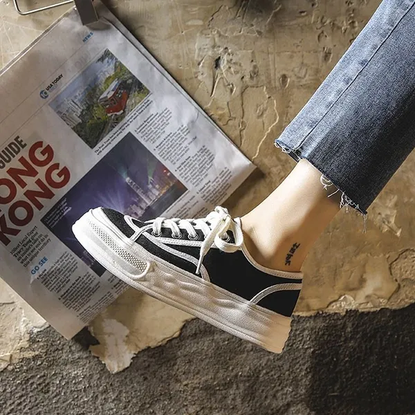 Woman Black Canvas Sneakers