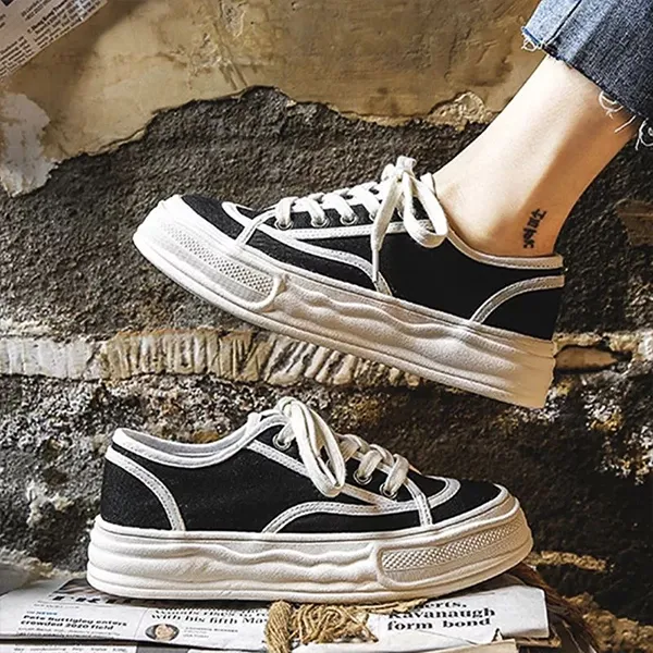 Woman Black Canvas Sneakers