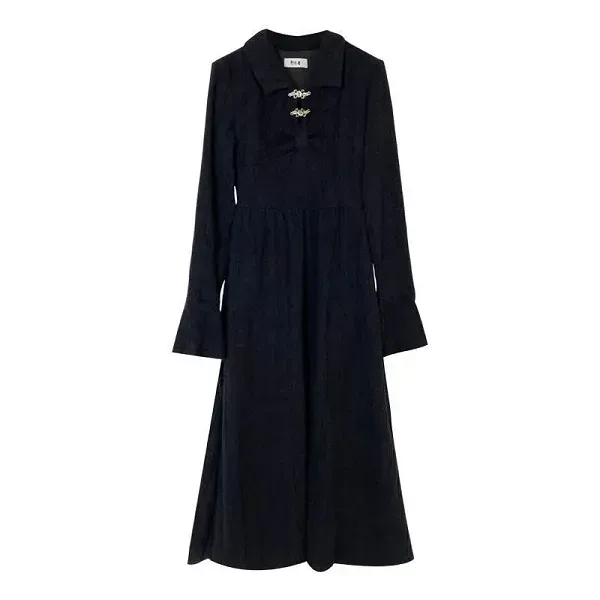 Dreamy Button-Up Maxi Dress with Sweet Collar & Cozy Long Sleeves 🤍🌸