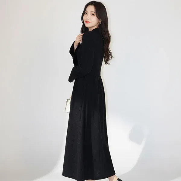 Dreamy Button-Up Maxi Dress with Sweet Collar & Cozy Long Sleeves 🤍🌸