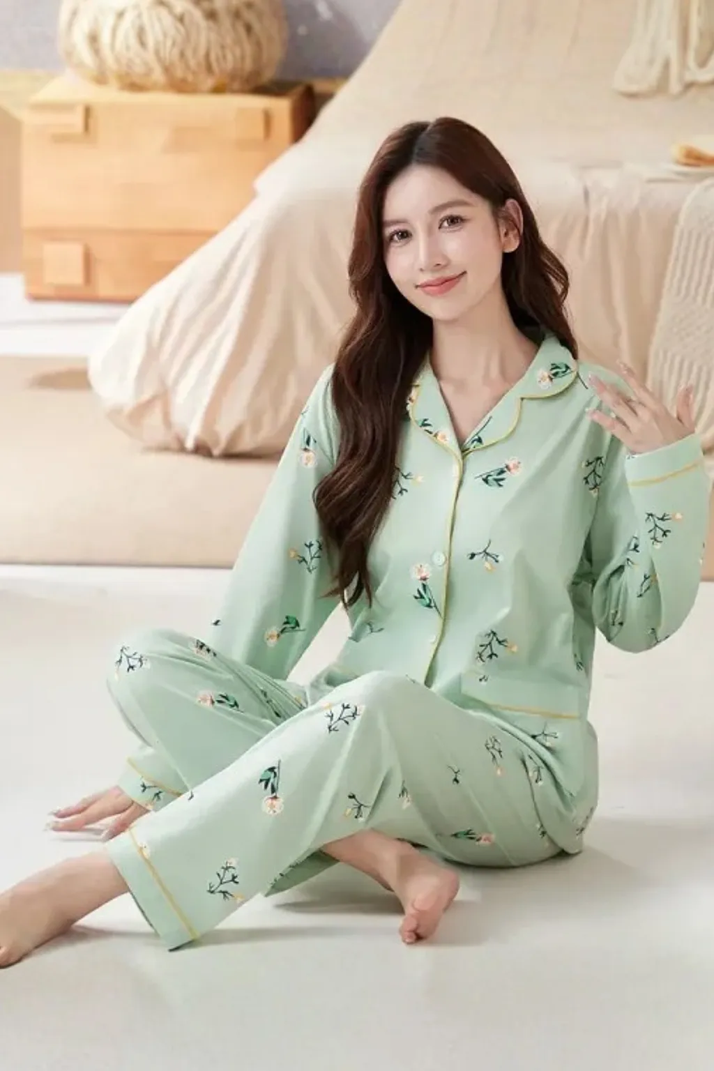 Women's Floral Printed Top And Bottom Two Pieces Pajama Set