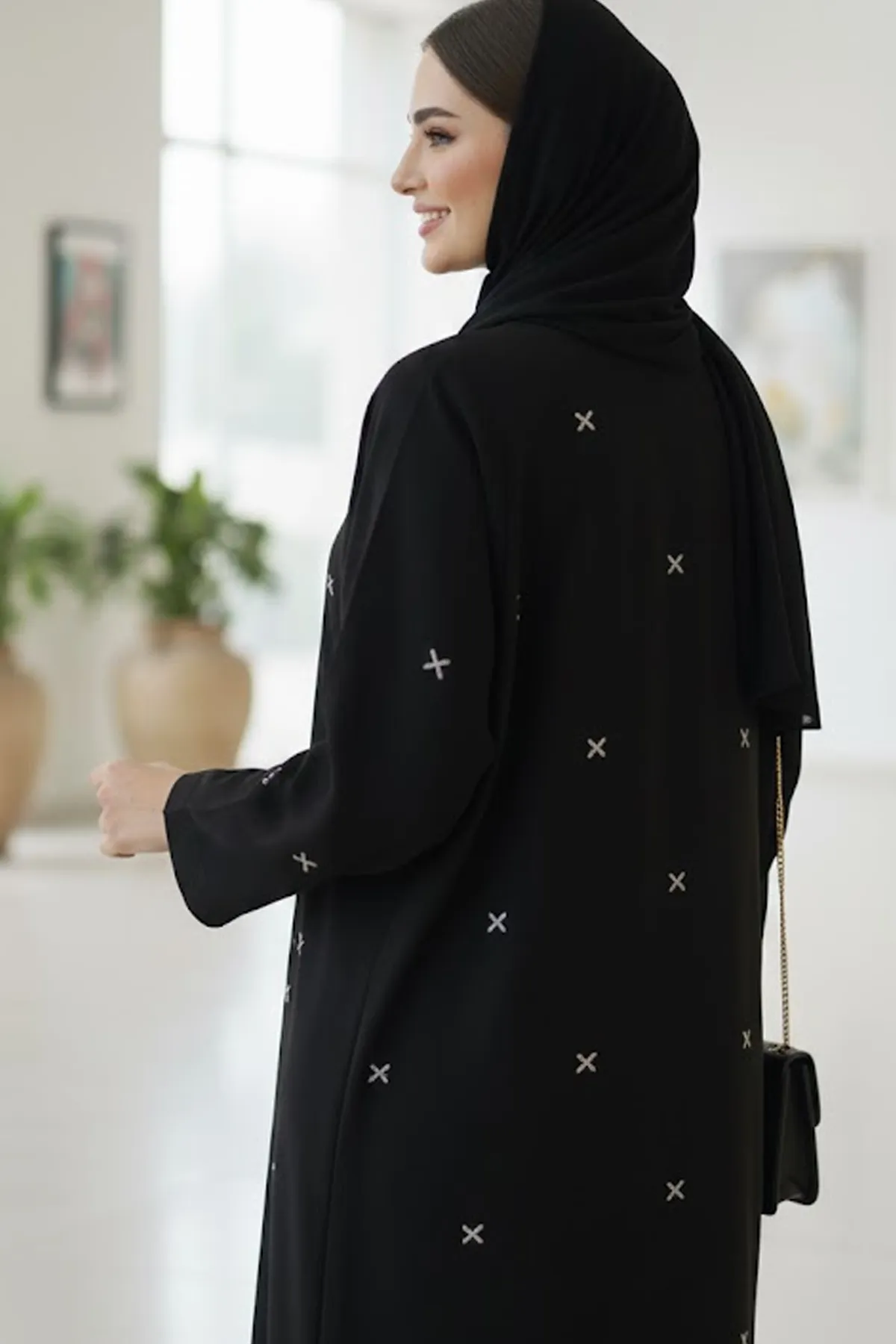 Elegant Black Embroidered Abaya For Women Modest Long Sleeve V-neck Maxi Dress With Hijab Style