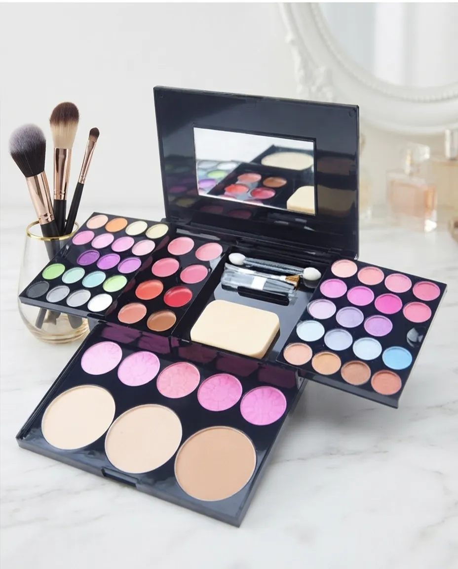 All-In-One Makeup Kit Palette With Eyeshadow Blush & Mirror Mini Palette