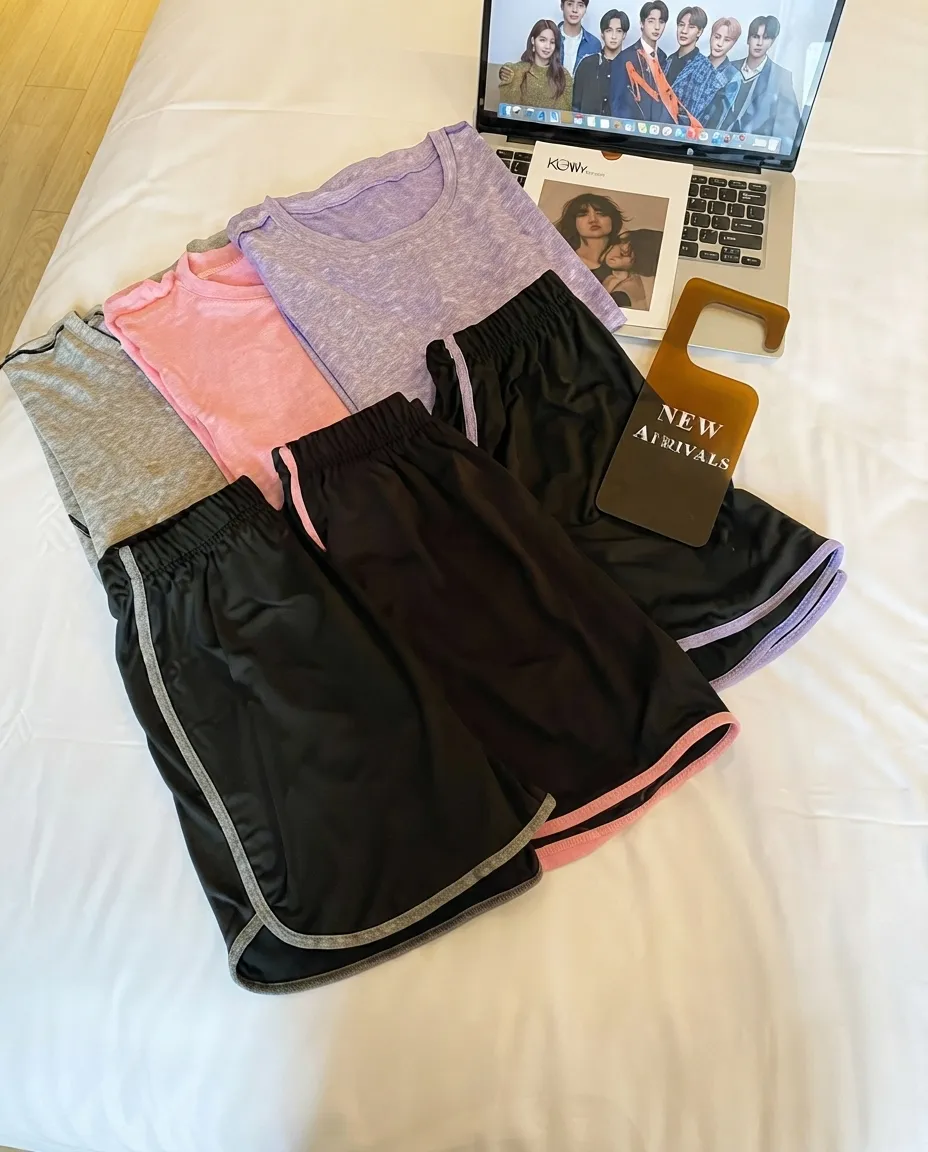 Pink Striped Workout Set For Women With Raglan Sleeves