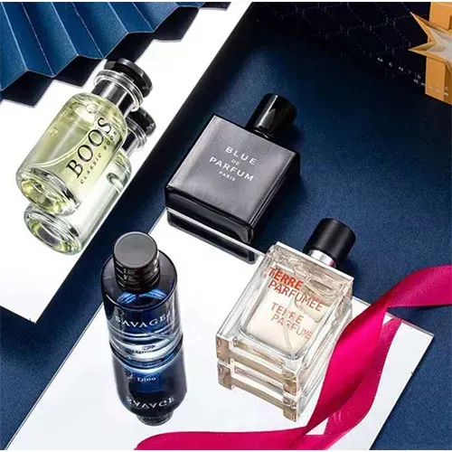 طقم عطور هدايا – مجموعة من 4 قطع  استمتع بتجربة عطرية فريدة مع طقم عطور مميز يضم 4 روائح متنوعة تناسب جميع الأذواق والمناسبات. تم اختيار